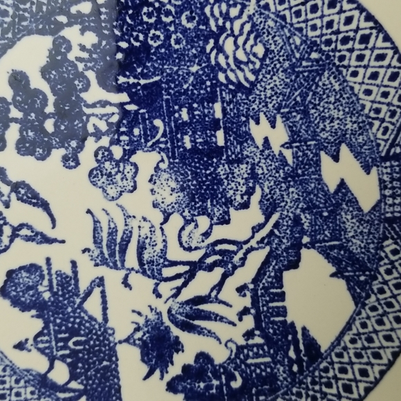 Blue Willow Dinner Plates - Picture 11 of 14